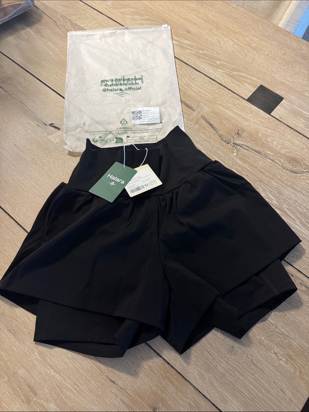 NWT HALARA Black Athletic SoftlyZero Airy shorts